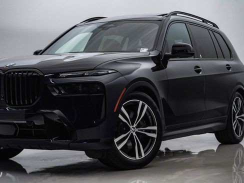 Used 2026 BMW X7 xDrive40i w/ M Sport Package AWD/4WD image 2