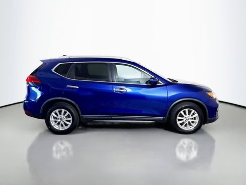 Used 2017 Nissan Rogue SV image 11