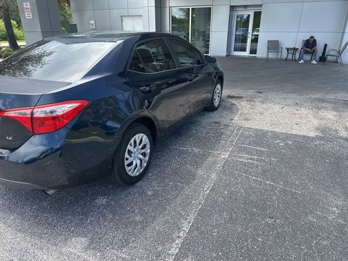 Used 2018 Toyota Corolla LE FWD image 3