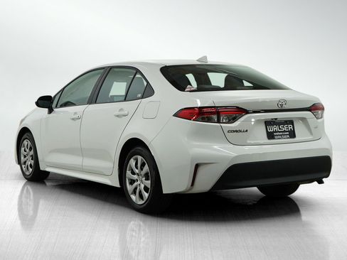Used 2024 Toyota Corolla LE image 3