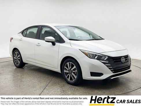 Used 2025 Nissan Versa SV image 1
