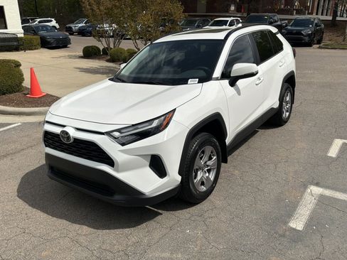 Used 2025 Toyota RAV4 XLE w/ Convenience Package image 5