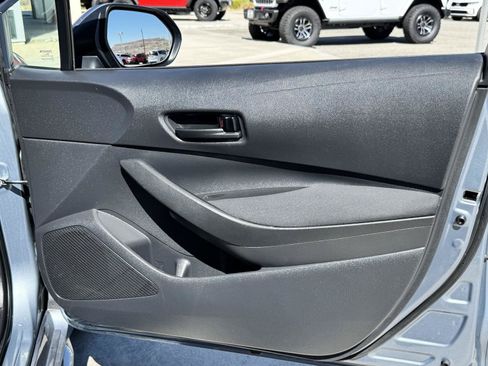 Used 2022 Toyota Corolla LE FWD image 31