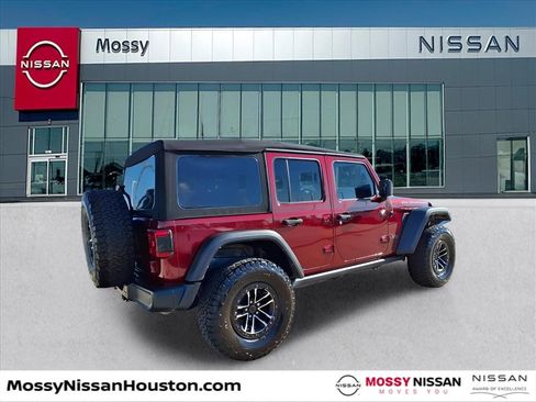 Used 2022 Jeep Wrangler Unlimited Rubicon w/ LED Lighting Group image 7