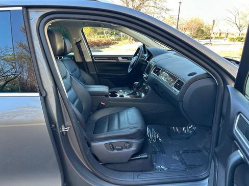 Used 2015 Volkswagen Touareg VR6 AWD/4WD image 40