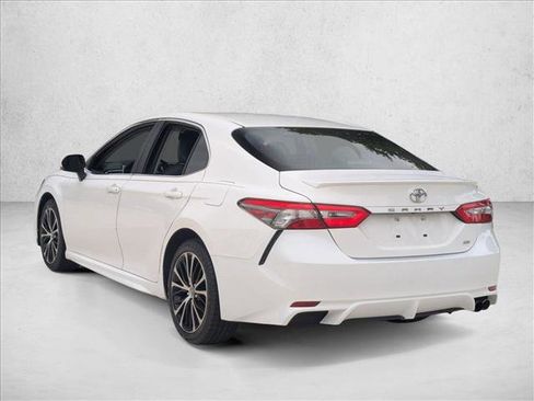 Used 2018 Toyota Camry SE image 7