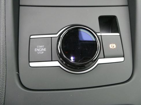 New 2026 Volkswagen Tiguan SE AWD/4WD image 30