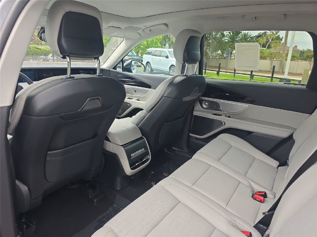 New 2026 Lincoln Nautilus Reserve AWD/4WD image 10