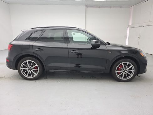 Used 2024 Audi Q5 e Premium Plus w/ Premium Plus Package AWD/4WD image 9