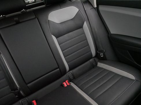 Certified 2022 Volkswagen Taos SEL image 14