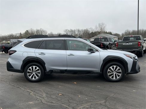Used 2023 Subaru Outback Premium image 46