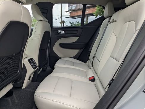 New 2025 Volvo XC40 B5 Plus w/ Protection Package Premier image 18