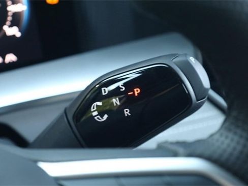 New 2025 Volkswagen Tiguan SE R-Line image 17