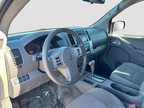 Used 2017 Nissan Frontier SV image 10