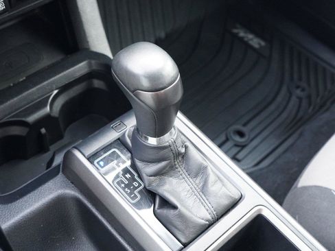Used 2020 Toyota Tacoma TRD Sport w/ Technology Package AWD/4WD image 14