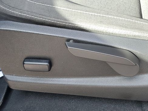 Used 2022 GMC Canyon Elevation image 25