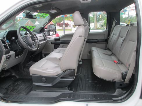 Used 2019 Ford F250 XL w/ Power Equipment Group AWD/4WD image 11