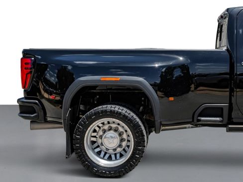 Used 2024 GMC Sierra 3500 Denali Ultimate AWD/4WD image 6