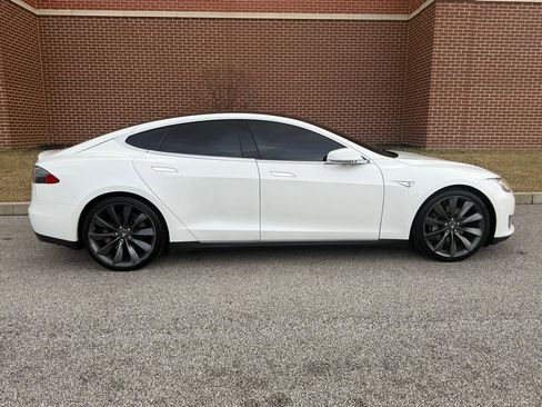 Used 2016 Tesla Model S 85D image 19