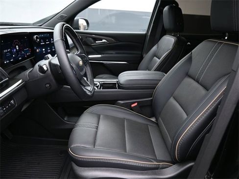 Certified 2025 Chevrolet Traverse High Country w/ LPO, Floor Liner Package image 10