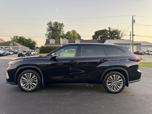 Used 2021 Toyota Highlander Platinum image 4