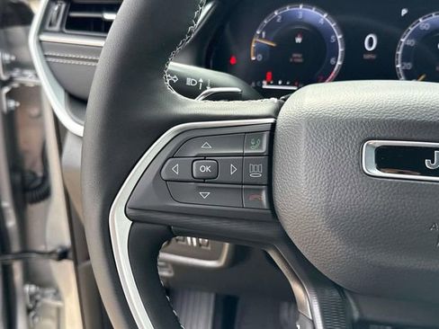 New 2025 Jeep Grand Cherokee L Altitude RWD image 17