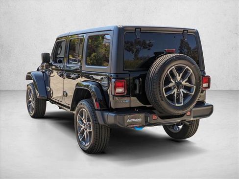 Used 2024 Jeep Wrangler Unlimited w/ LED Headlamp & Fog Lamp Group AWD/4WD image 8