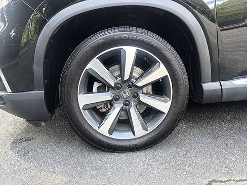 Used 2023 Honda Pilot Elite image 8