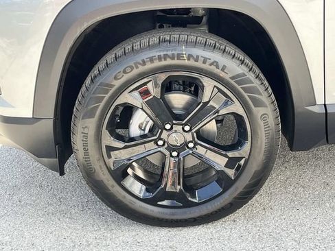 New 2026 Chevrolet Equinox LT image 9