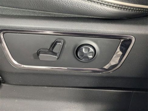 Used 2025 RAM 1500 Limited image 13