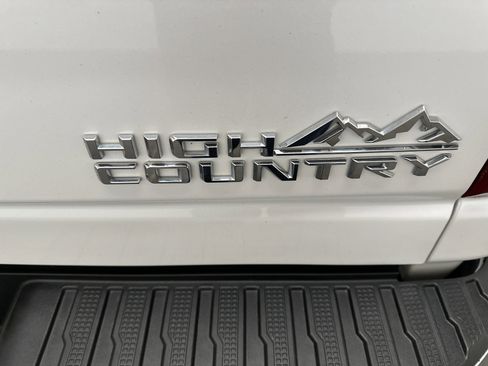 Used 2024 Chevrolet Silverado 3500 High Country w/ High Country Premium Package AWD/4WD image 17