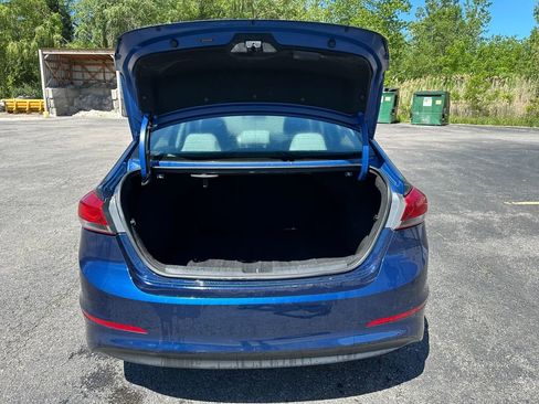 Used 2018 Hyundai Elantra SE w/ SE Connectivity Package 04 FWD image 14