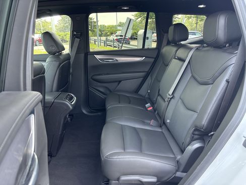 Used 2024 Cadillac XT6 Luxury w/ LPO, Floor Liner Package image 29