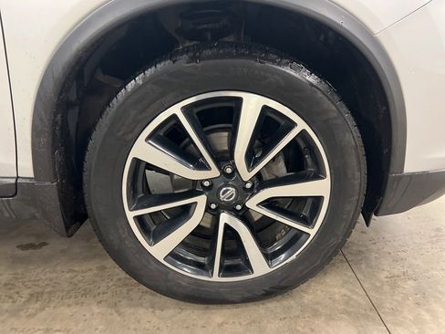 Used 2020 Nissan Rogue SL w/ Premium Package image 20