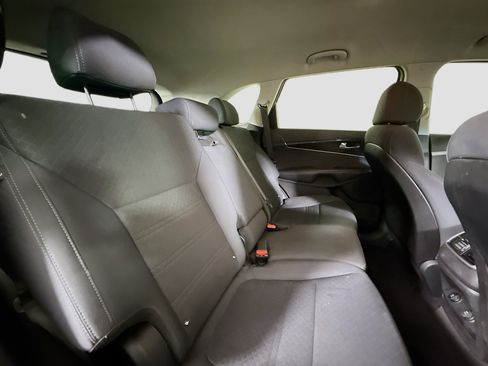 Used 2018 Kia Sorento LX image 26
