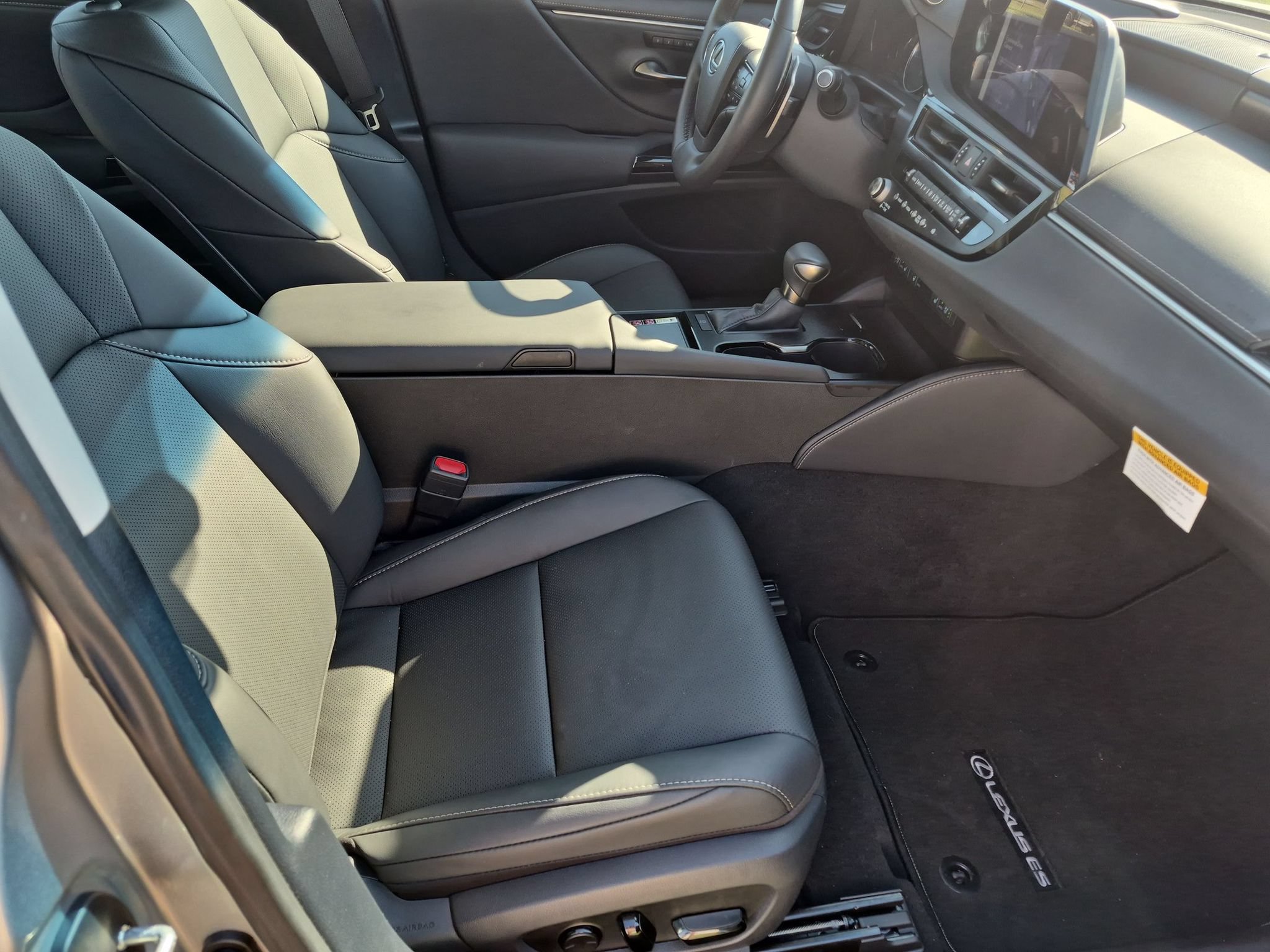 Used 2025 Lexus ES 350 w/ Premium Package FWD image 19