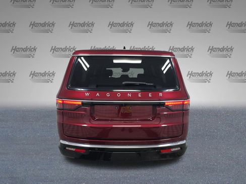 Used 2024 Jeep Wagoneer L image 40