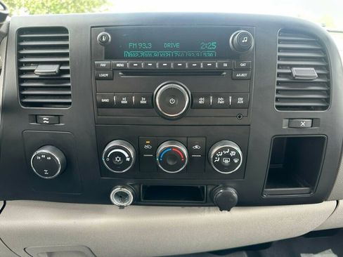 Used 2008 GMC Sierra 2500 SLE w/ Snow Plow Prep Package AWD/4WD image 13