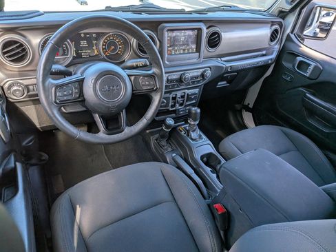 Used 2018 Jeep Wrangler Unlimited Sport S image 2