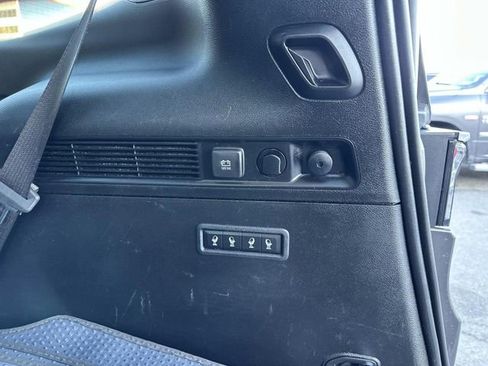 Used 2022 Jeep Wagoneer Series III w/ Premium Group I image 15