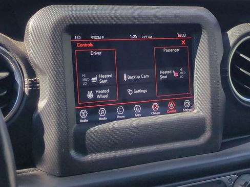 Used 2018 Jeep Wrangler Unlimited Sahara image 31