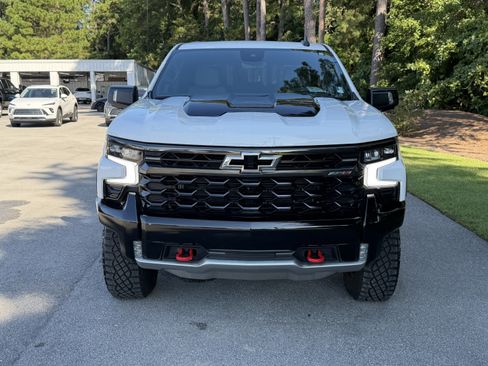 Used 2024 Chevrolet Silverado 1500 ZR2 w/ Technology Package AWD/4WD image 8