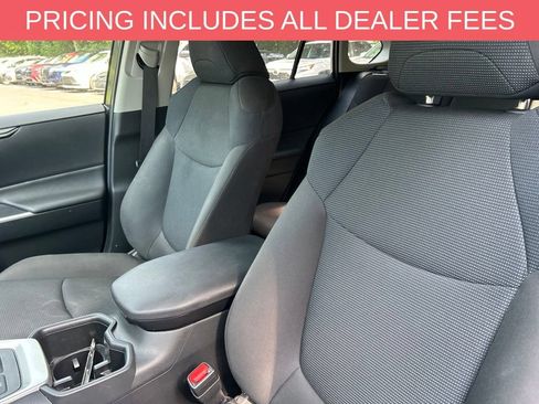 Used 2025 Toyota RAV4 LE AWD/4WD image 15