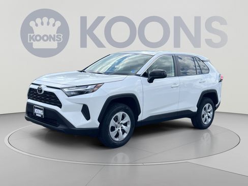 Used 2025 Toyota RAV4 LE AWD/4WD image 1