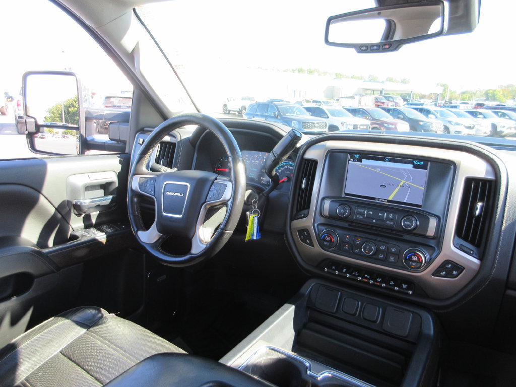 Used 2019 GMC Sierra 2500 Denali w/ Duramax Plus Package AWD/4WD image 28
