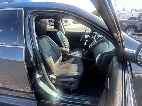 Used 2017 Chevrolet Equinox Premier w/ Enhanced Convenience Package FWD image 18