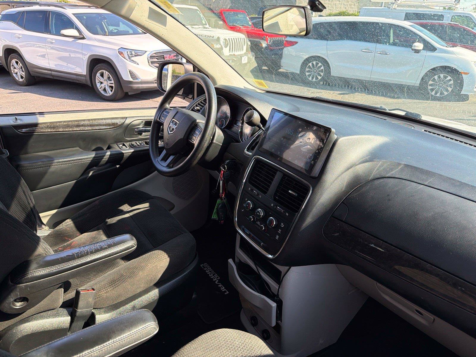 Used 2017 Dodge Grand Caravan SE w/ Power Window Group FWD image 13