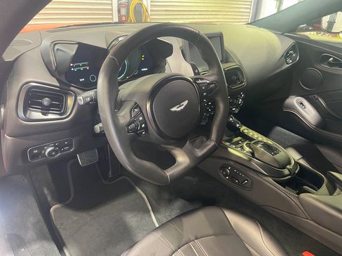 Used 2023 Aston Martin V8 Vantage Roadster RWD image 4