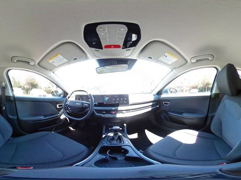 Used 2025 Kia K4 FWD image 41