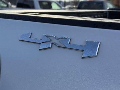 Used 2024 GMC Sierra 3500 SLE image 8